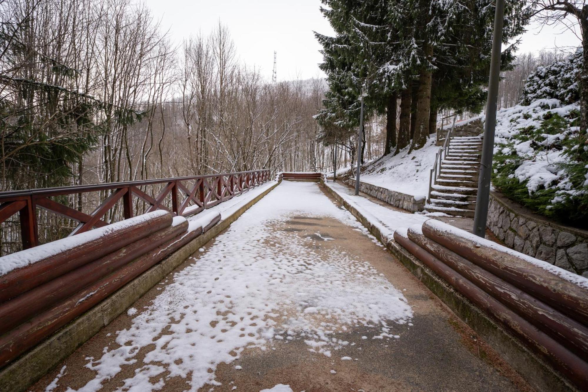 Kuca Za Odmor Cava Fuzine Villa Benkovac Fuzinski Luaran gambar